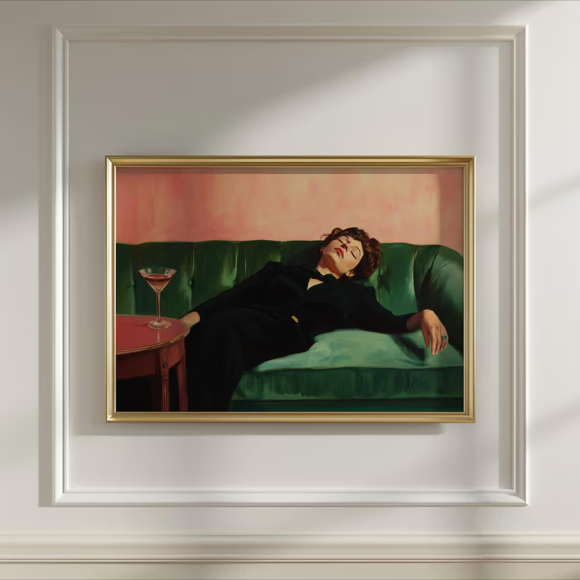 Donna sul divano con Martini | - Art Print Framed recensione e prezzo