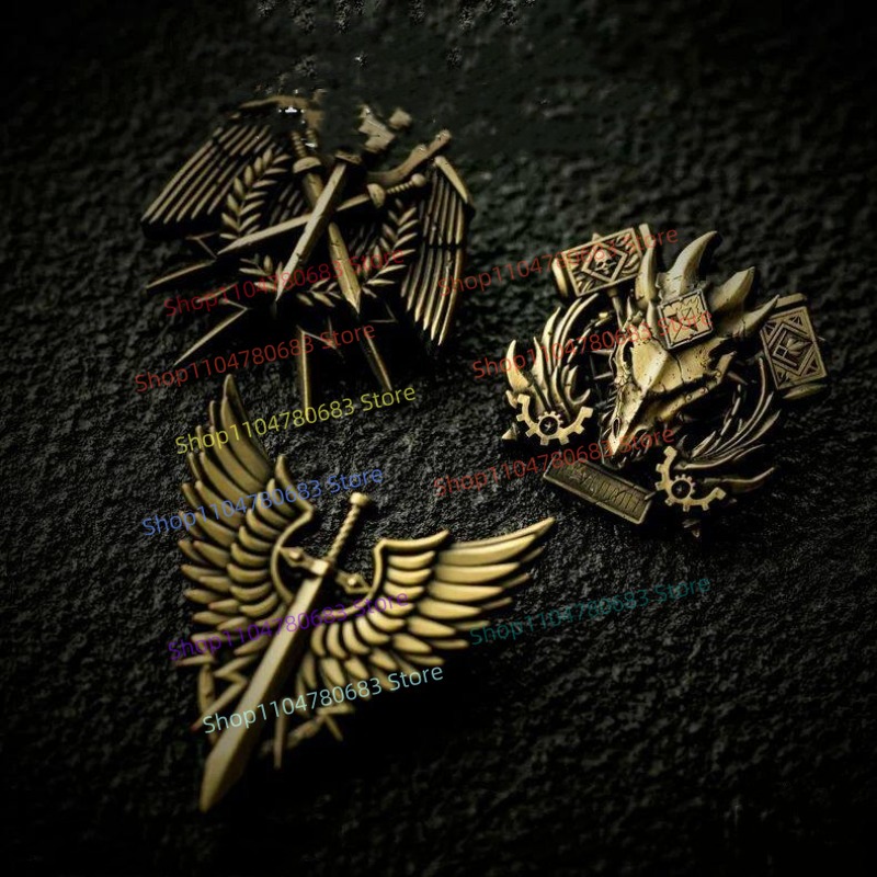 Spilla con Emblema del Capitol - Anime Merchandise For Men recensione e prezzo
